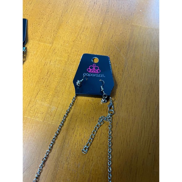 NWT Set of 3 Paparazzi necklaces and earrings - Picture 4 of 7